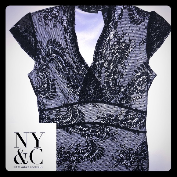 New York & Company Tops - 💟NY&Co Lined Lace Top